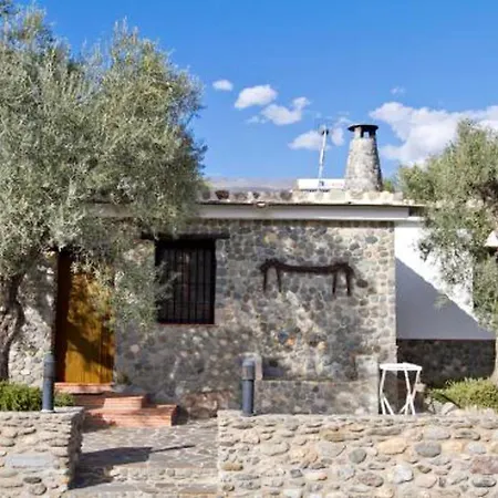 Spacious With Pool - - Mountain View