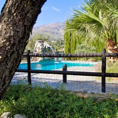 Spacious With Pool - - Mountain View Villa *