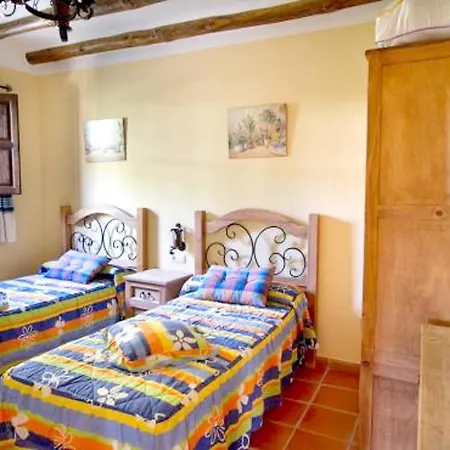 Spacious With Pool - - Mountain View *