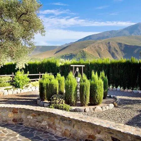 Spacious With Pool - - Mountain View Villa *